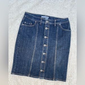 Chico’s woman’s casual blue denim skirt size 0
